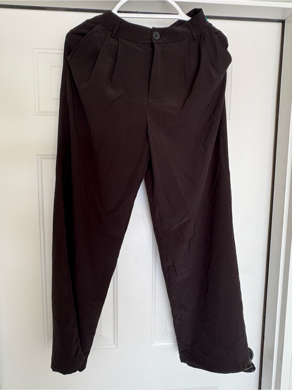 Men's Black Pleated Dress Pants